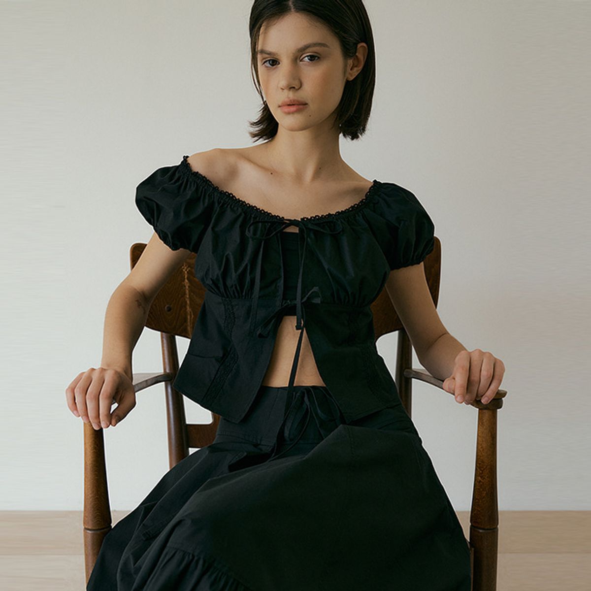 루시르주(LUCIR ZU) Shirring bolero blouse (black)