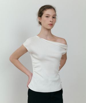 Shirring drop sleeveless knit (ivory)