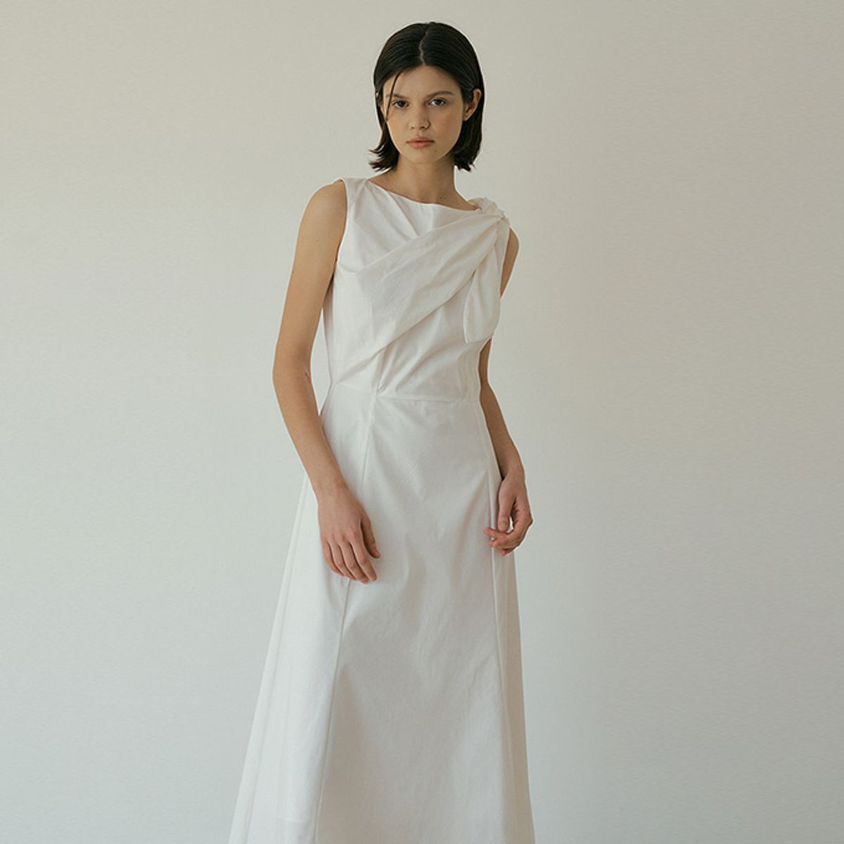 루시르주(LUCIR ZU) Osborn Ribbon tied Sleeveless one-piece (ivory)