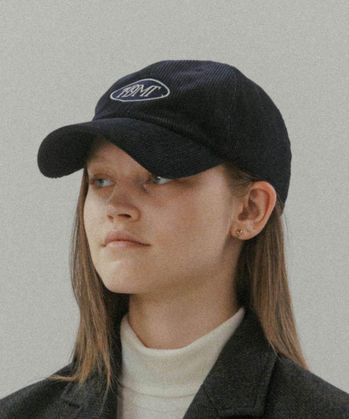 튜드먼트(TTUDEMENT) CORDUROY LOGO BALLCAP NAVY