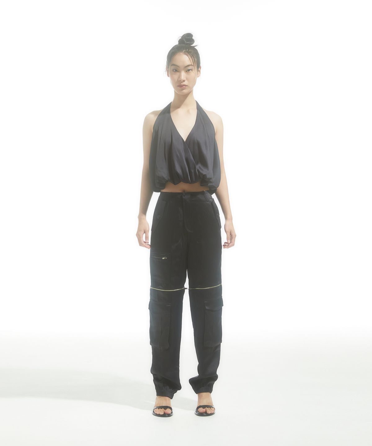 드레(DRAE) DETACHABLE AVIATOR SATIN PANTS_NAVY
