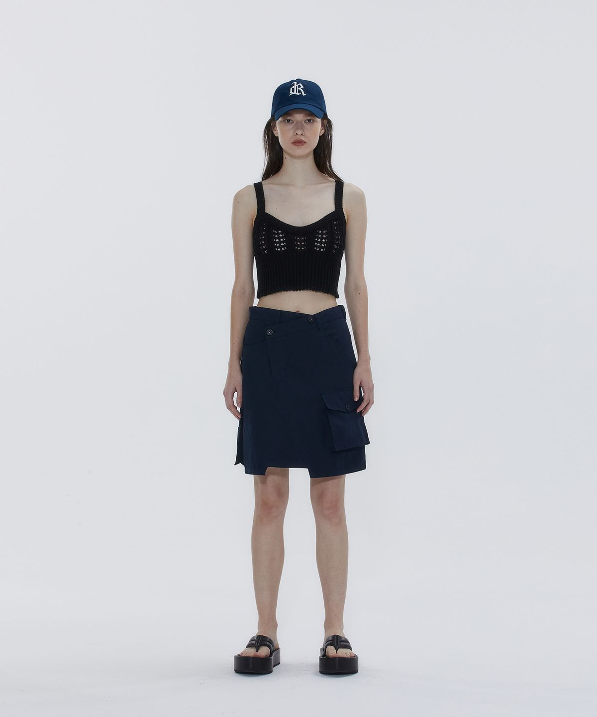 드레(DRAE) CROCHET CROPPED TANK TOP_BLACK