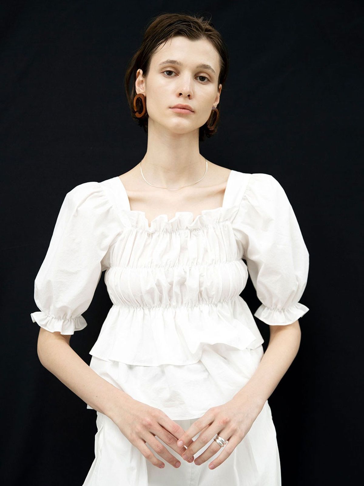 위메농(OUI MAIS NON) Magnolia puffy cotton blouse