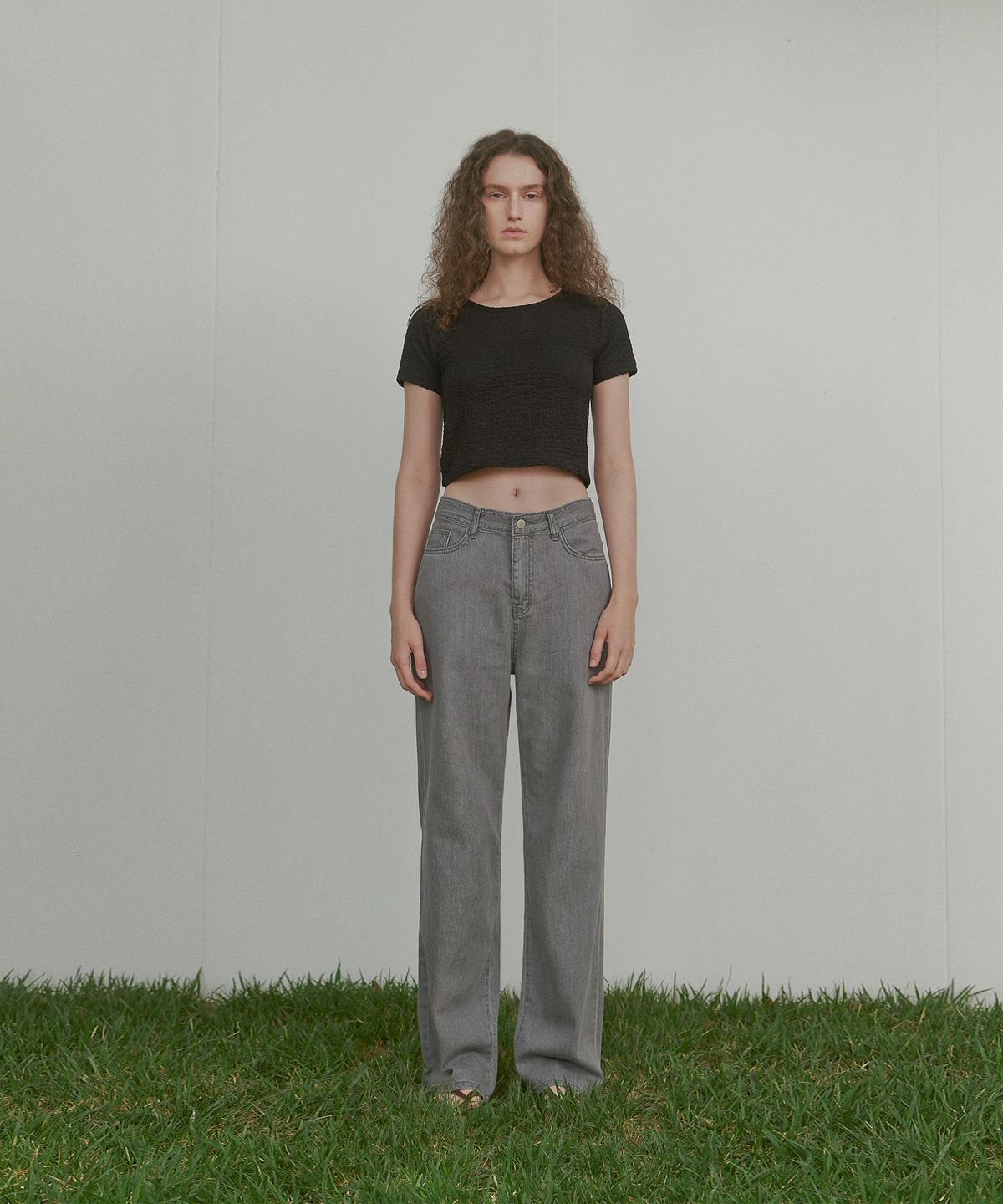 줄리아페페(JULIAPEPE) Cropped Crinkle Top (Black)
