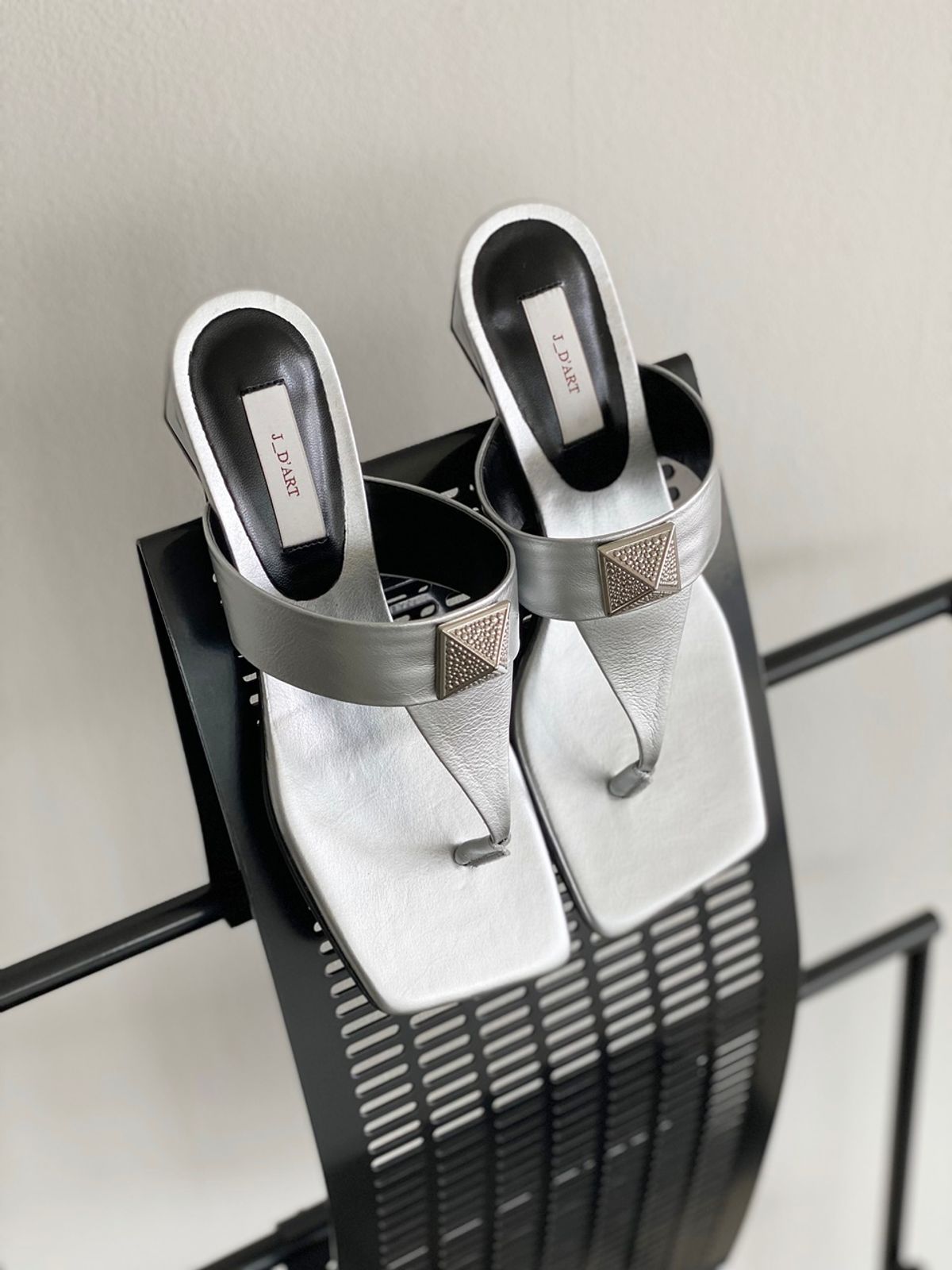 쥬다르(JEU DART) pyramid edge silde silver