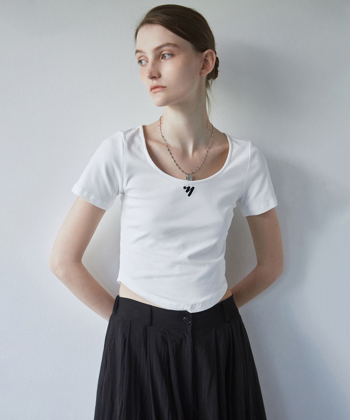 닉앤니콜(NICK&NICOLE) NNC UNBALANCE WAVE CROP TEE_IVORY