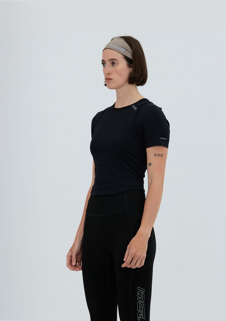 WOMENS BALANCE OPEN BACK T SHIRTS/BLACK