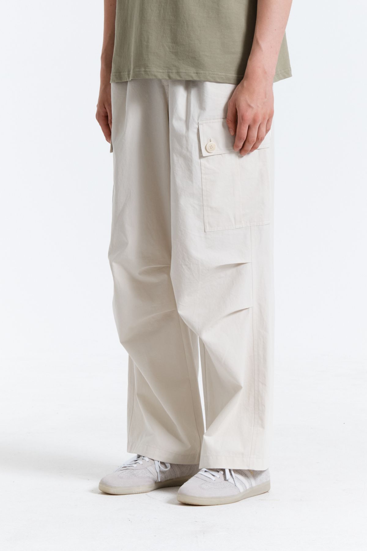 가든익스프레스(GARDEN EXPRESS) WIDE SILHOUETTE CARGO PANTS (cream)