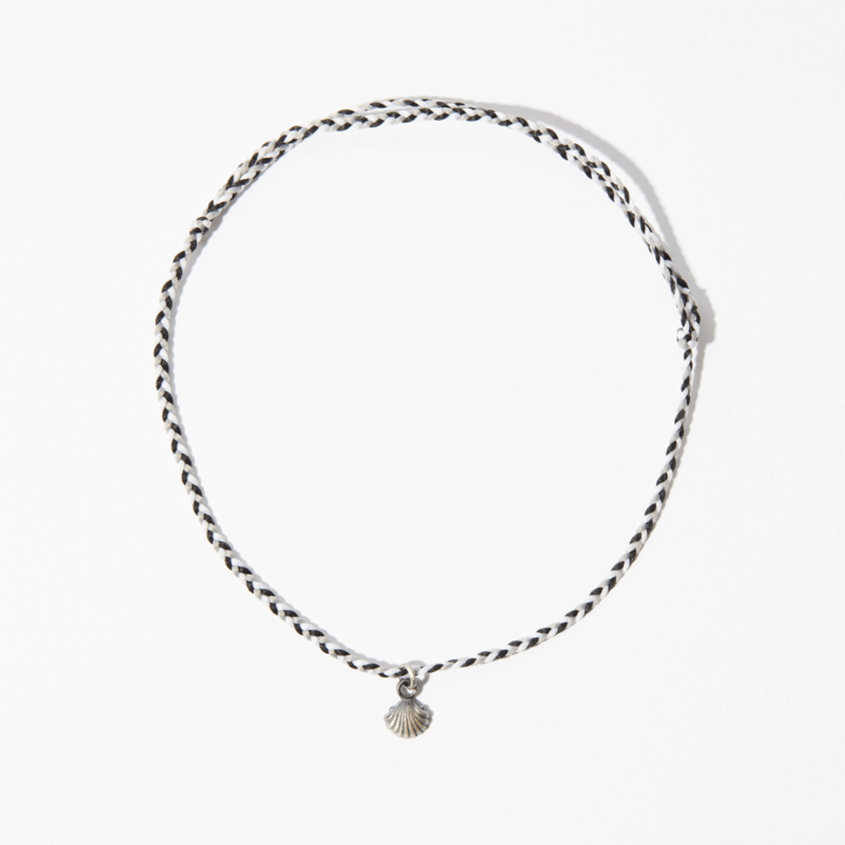 하카블랙스(HAKKABLACKS) Mini Shell Anklet (White-Black)