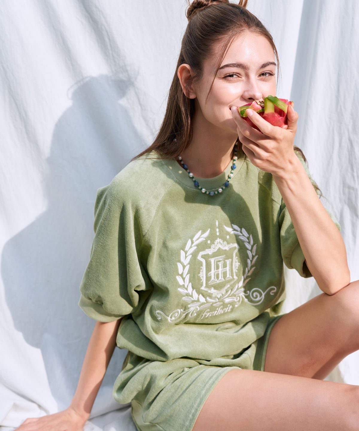 프라이하잇(THEFRHT) 테리 로고 하프 스웨트 (그린)