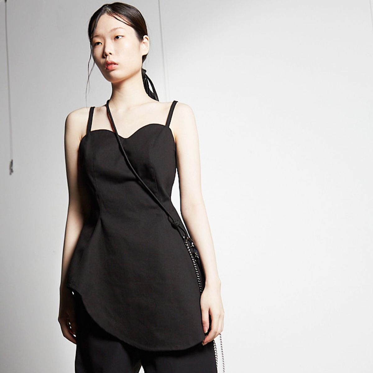 아이디얼리스트(IDEALIST) 비정형 탑_블랙 ATYPICAL TOP BLACK
