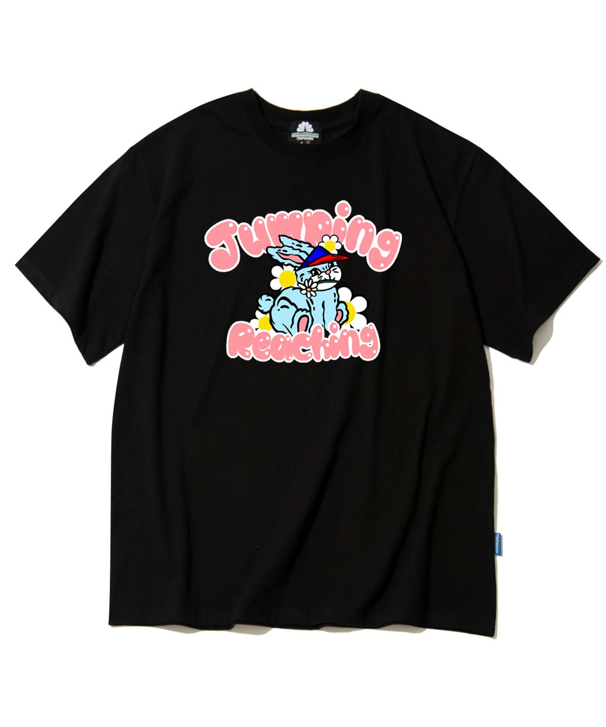 트립션(TRIPSHION) JUMPING RABBIT GRAPHIC 티셔츠 - 블랙