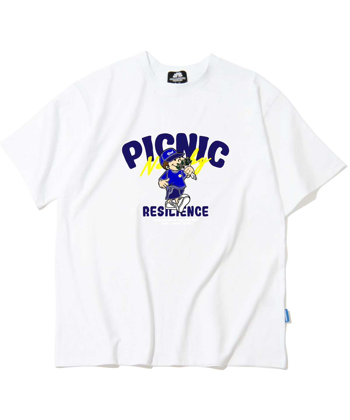 트립션(TRIPSHION) PICNIC BOY GRAPHIC 티셔츠 - 화이트