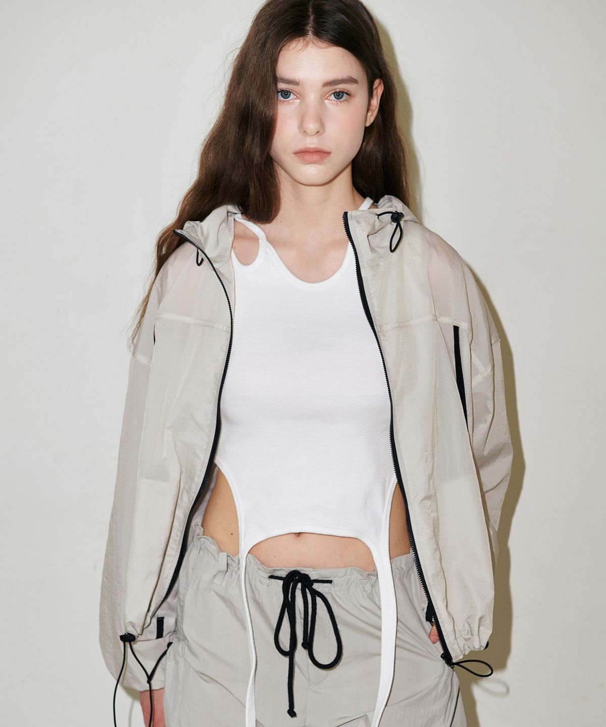 슬로우가먼츠(SLLOW GARMENTS) LIGHT WINDBREAKER - LIGHT GRAY