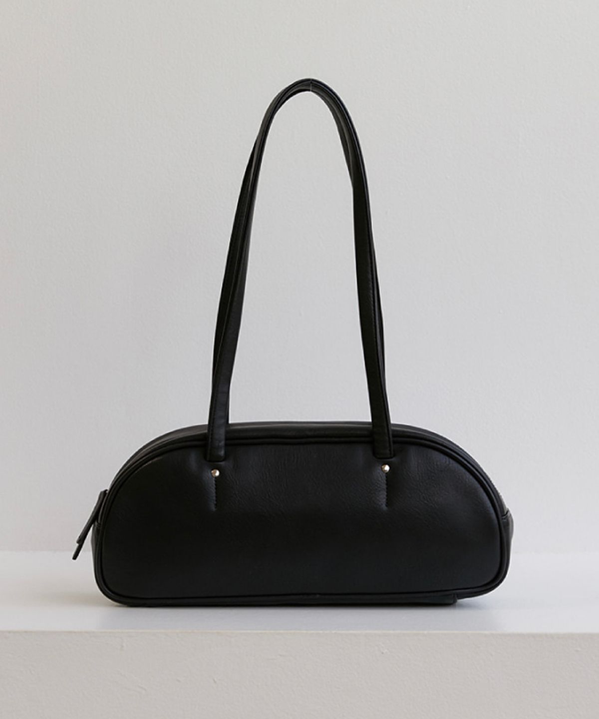 썸웨어버터(SOMEWHEREBUTTER) baguette bag - matt black