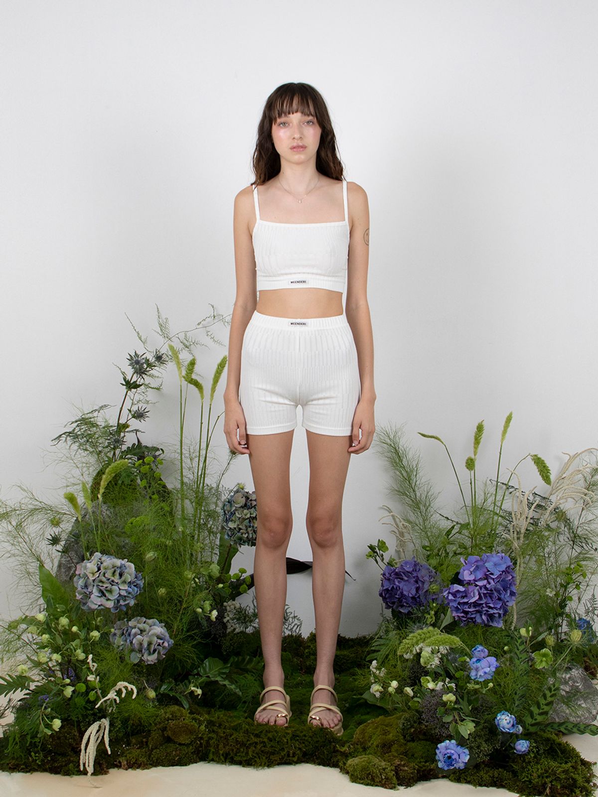 민더리(MEENDERI) BASIC PATTERN SHORT PANTS - WHITE