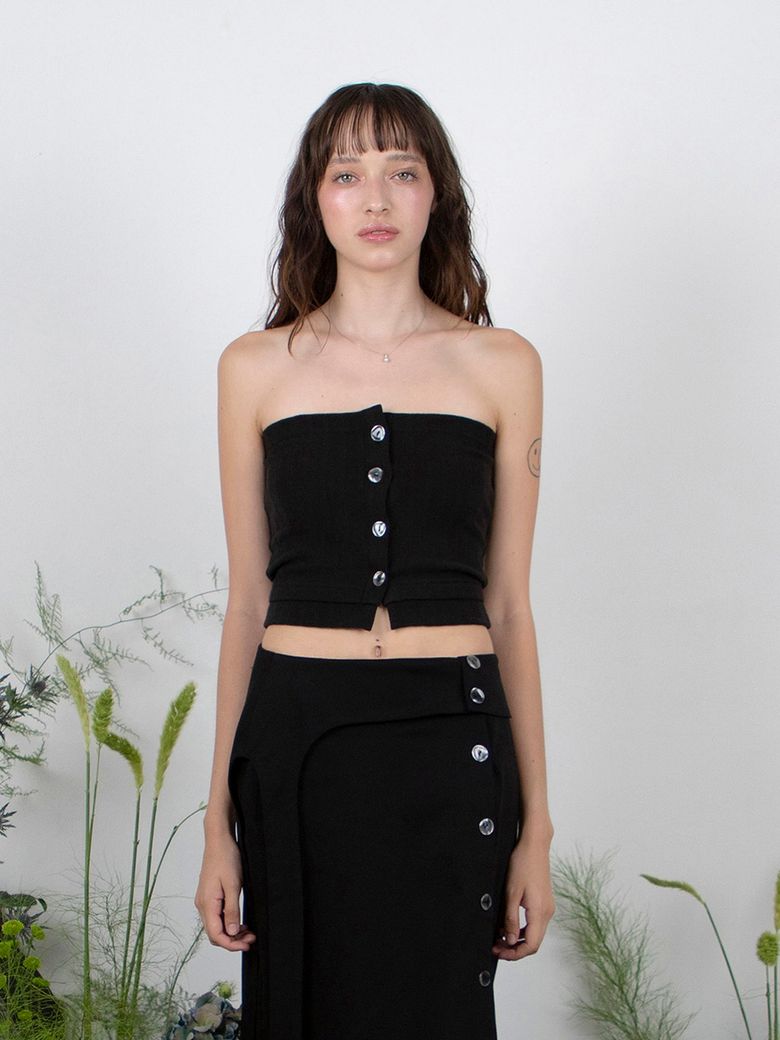 RIBBED SHELL BUTTON TOP - BLACK