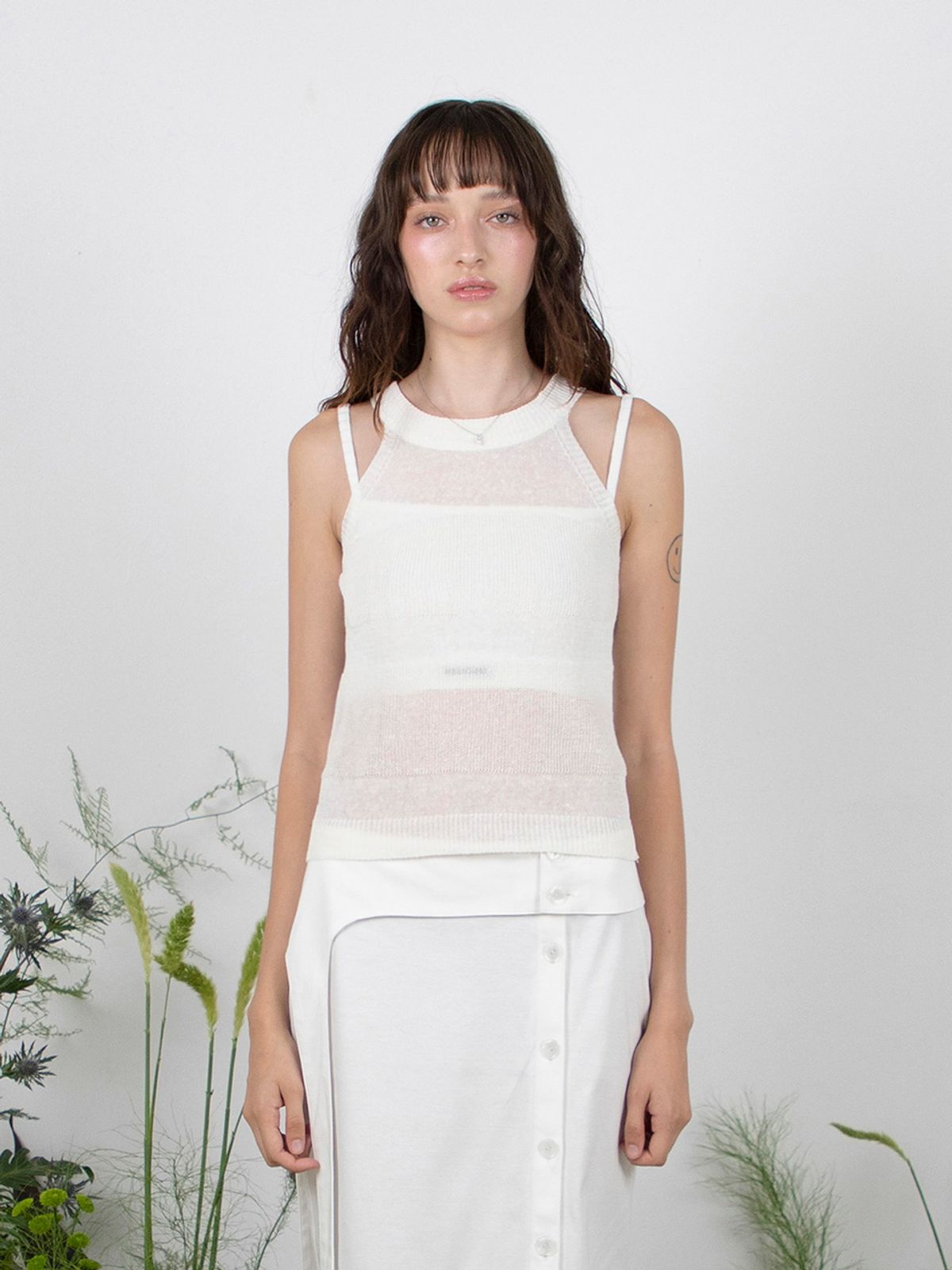 민더리(MEENDERI) LINEN HALTER KNIT TOP - WHITE