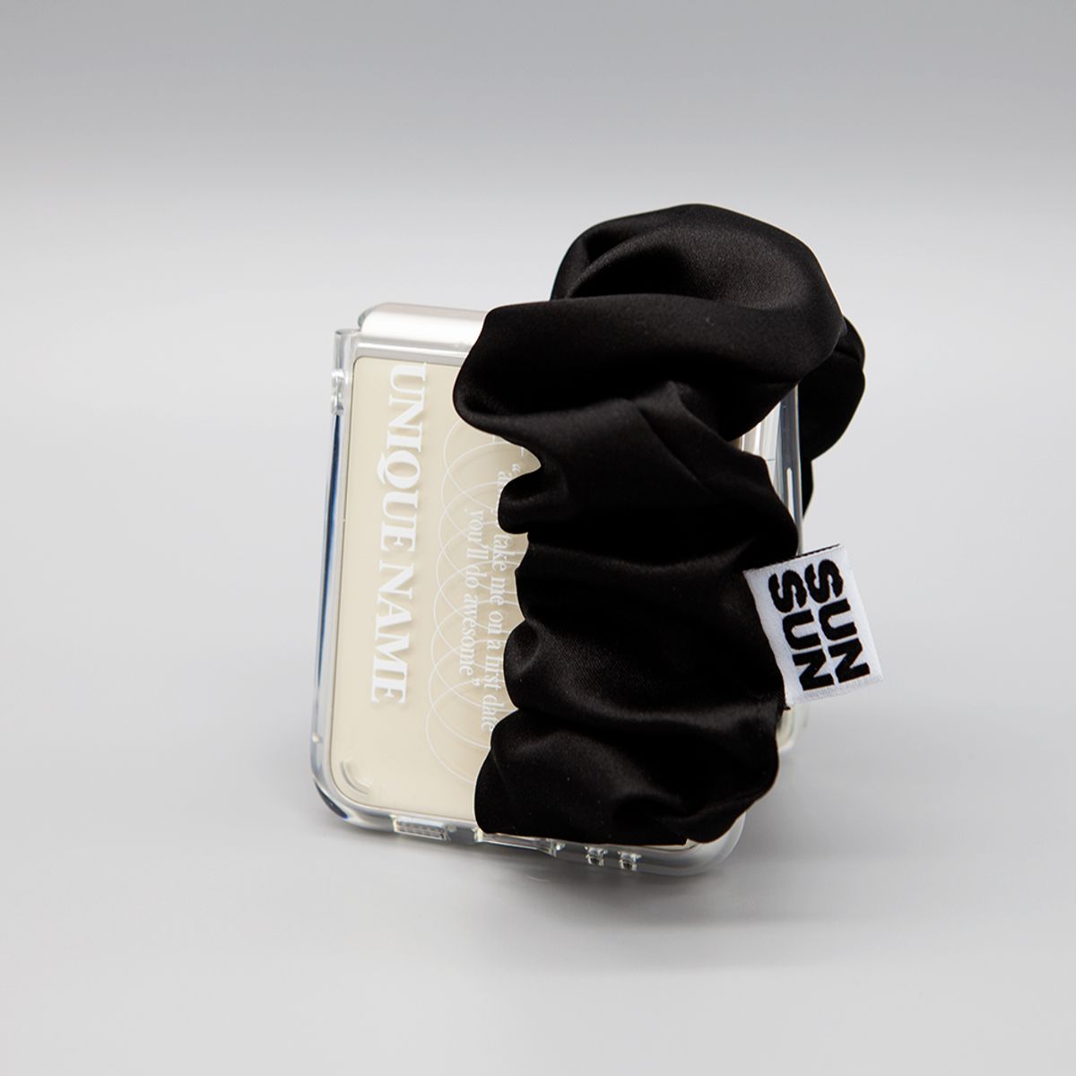 세컨드유니크네임(SECOND UNIQUE NAME) SUN CASE GOBULL BAND BLACK (Z FLIP)