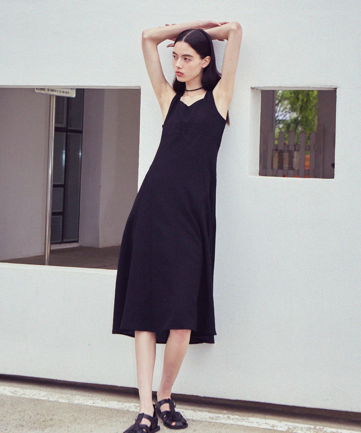 바이탈싸인(VITALSIGN) [LINE] Line Point Strap Dress (Black)