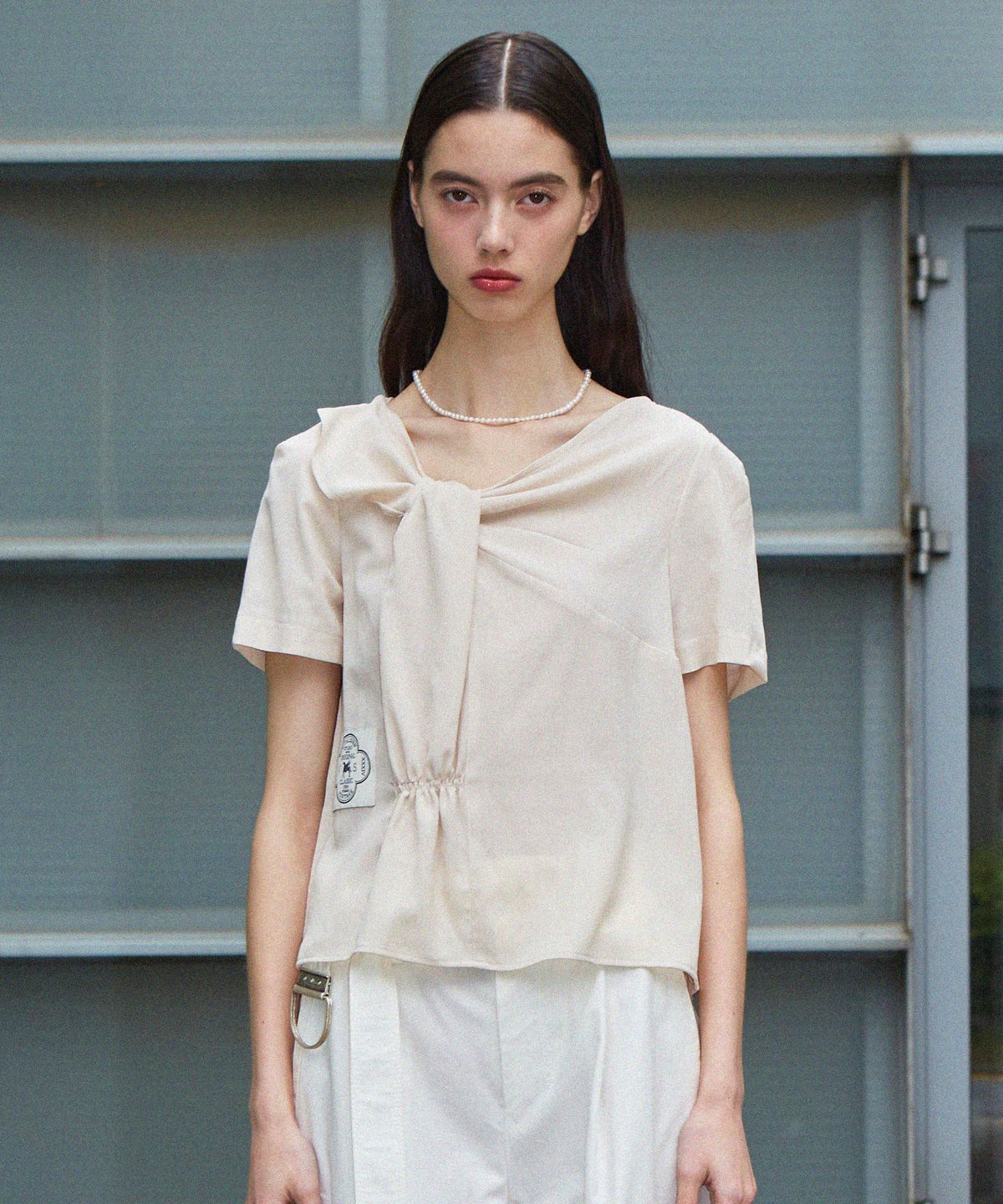 바이탈싸인(VITALSIGN) [LINE] Side Shirring Point Blouse