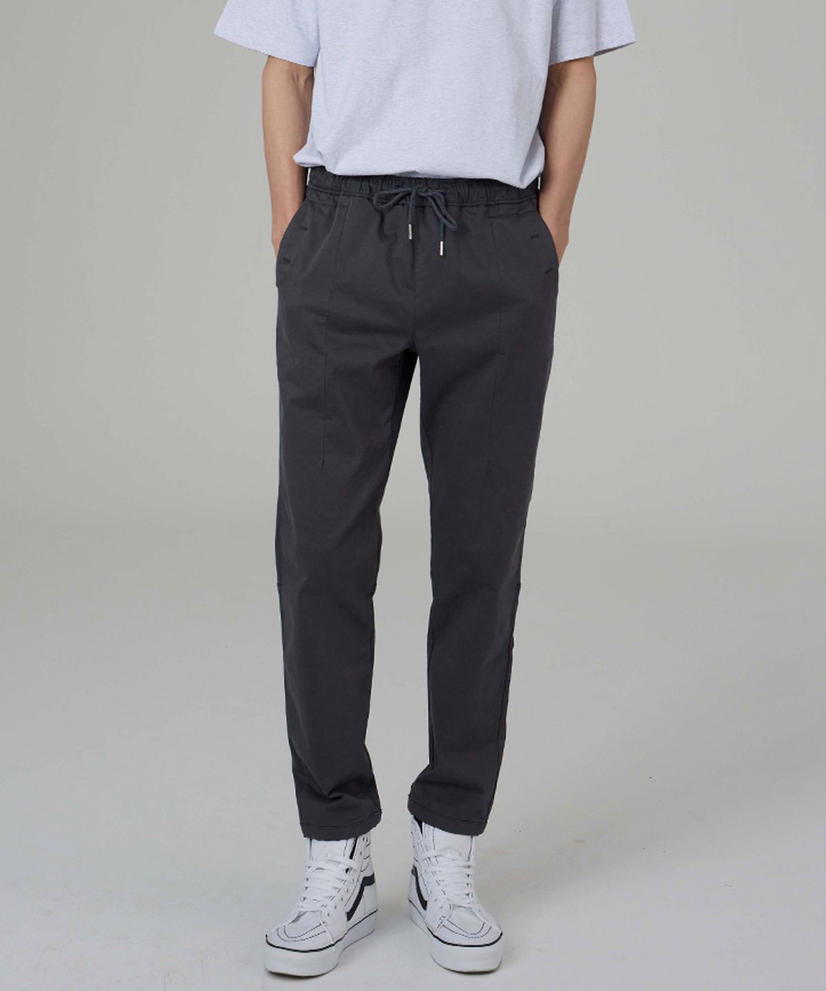 메종246(MAISON246) MEN BASIC SLIM FIT PANTS CHARCOAL