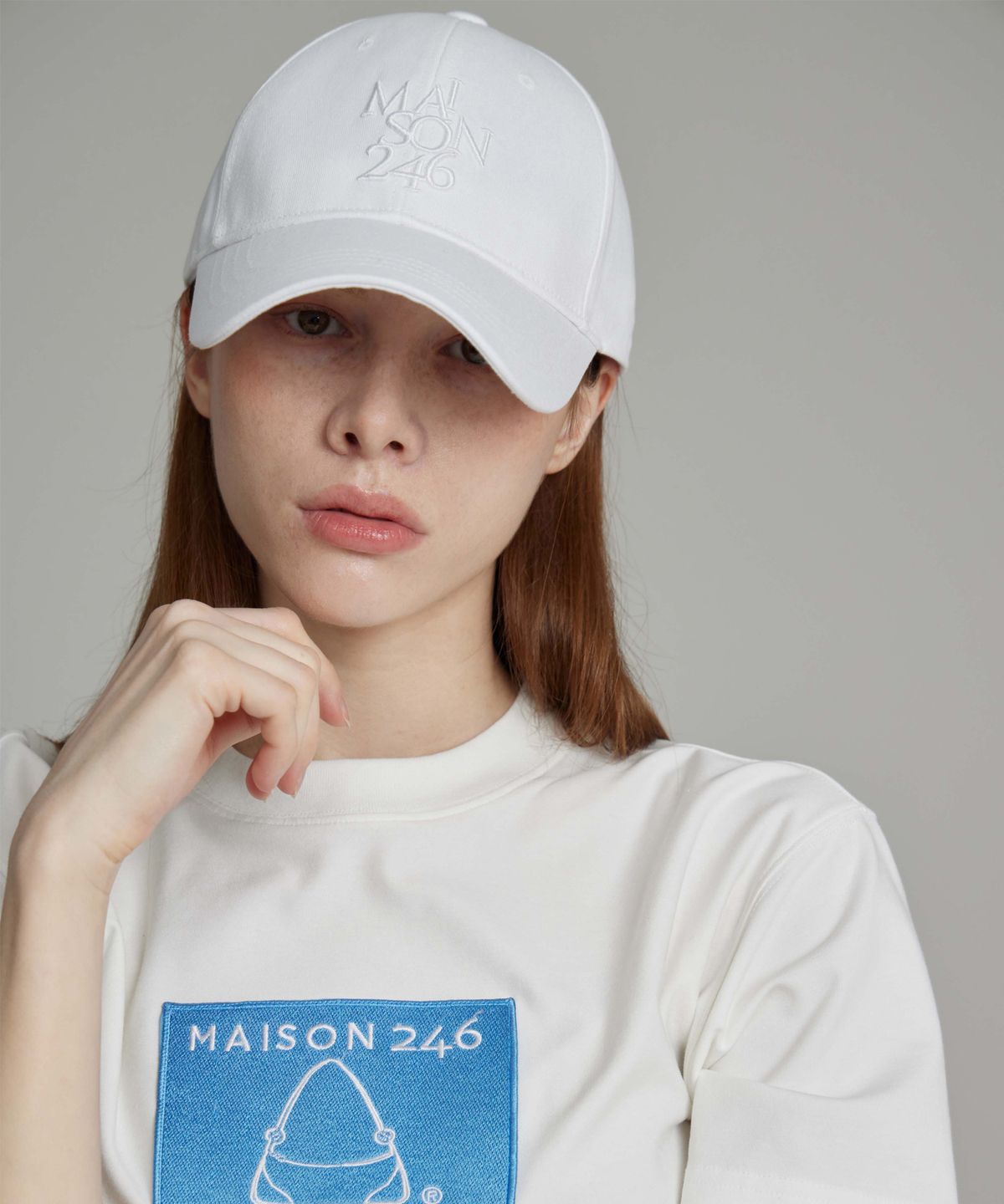 메종246(MAISON246) SIGNATURE BIG LOGO OVERFIT BALL CAP WHITE