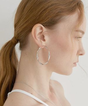 over wave ring earrings (E014_silver)