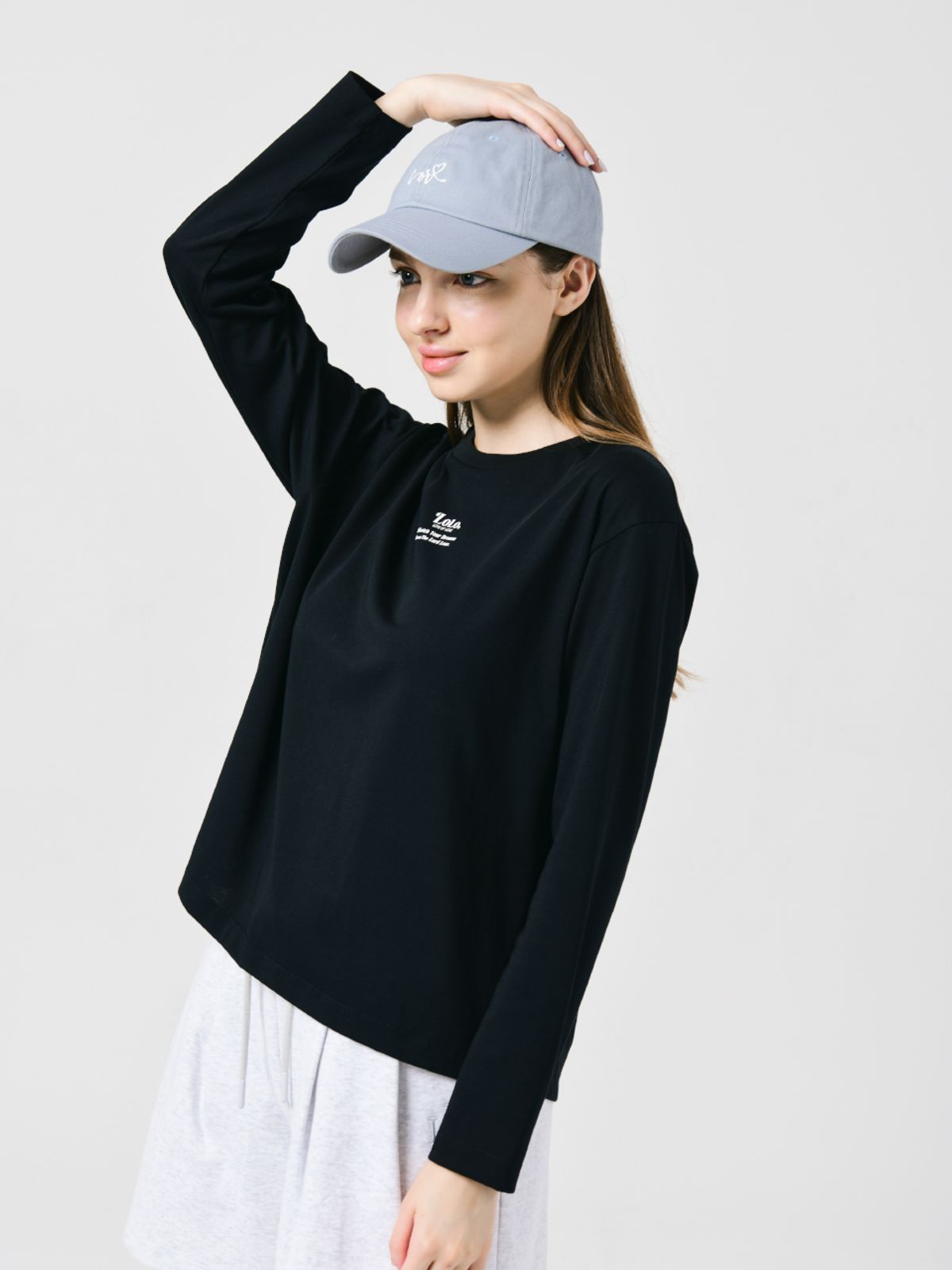 로드로아르(LORDLOAR) 로로 프린팅 베이직 긴팔 티셔츠 BLACK