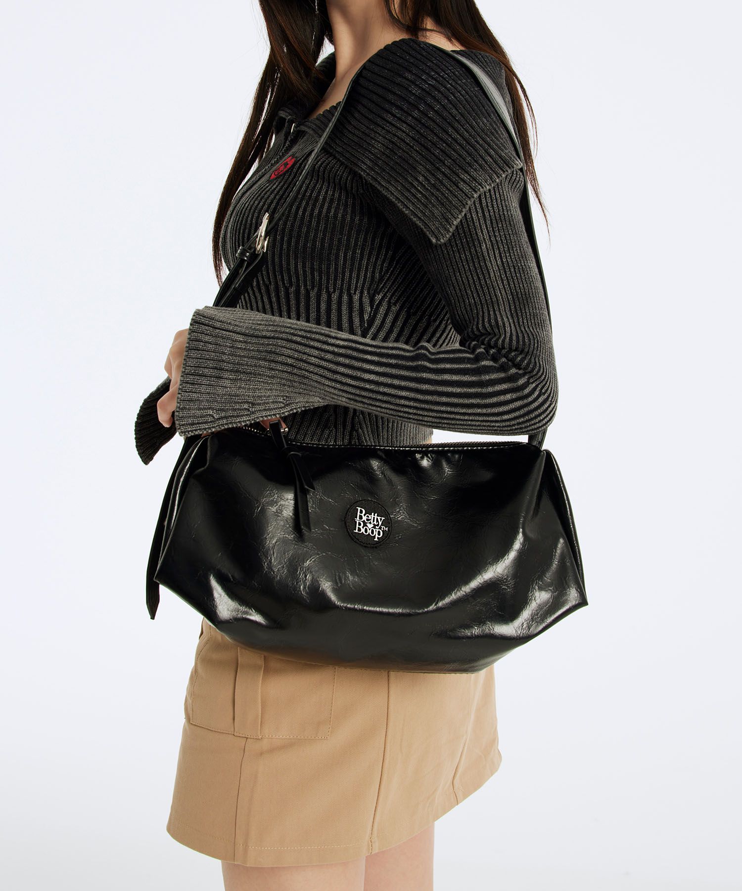 [ULKIN CANVAS]Bettyboop Padded Buckle Mini Shoulder Bag _2色 MUSINSA公式 | ULKIN CANVAS Betty Boop leather buckle