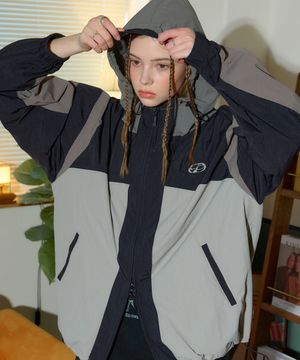 크래킹 후드 윈드브레이커 블랙