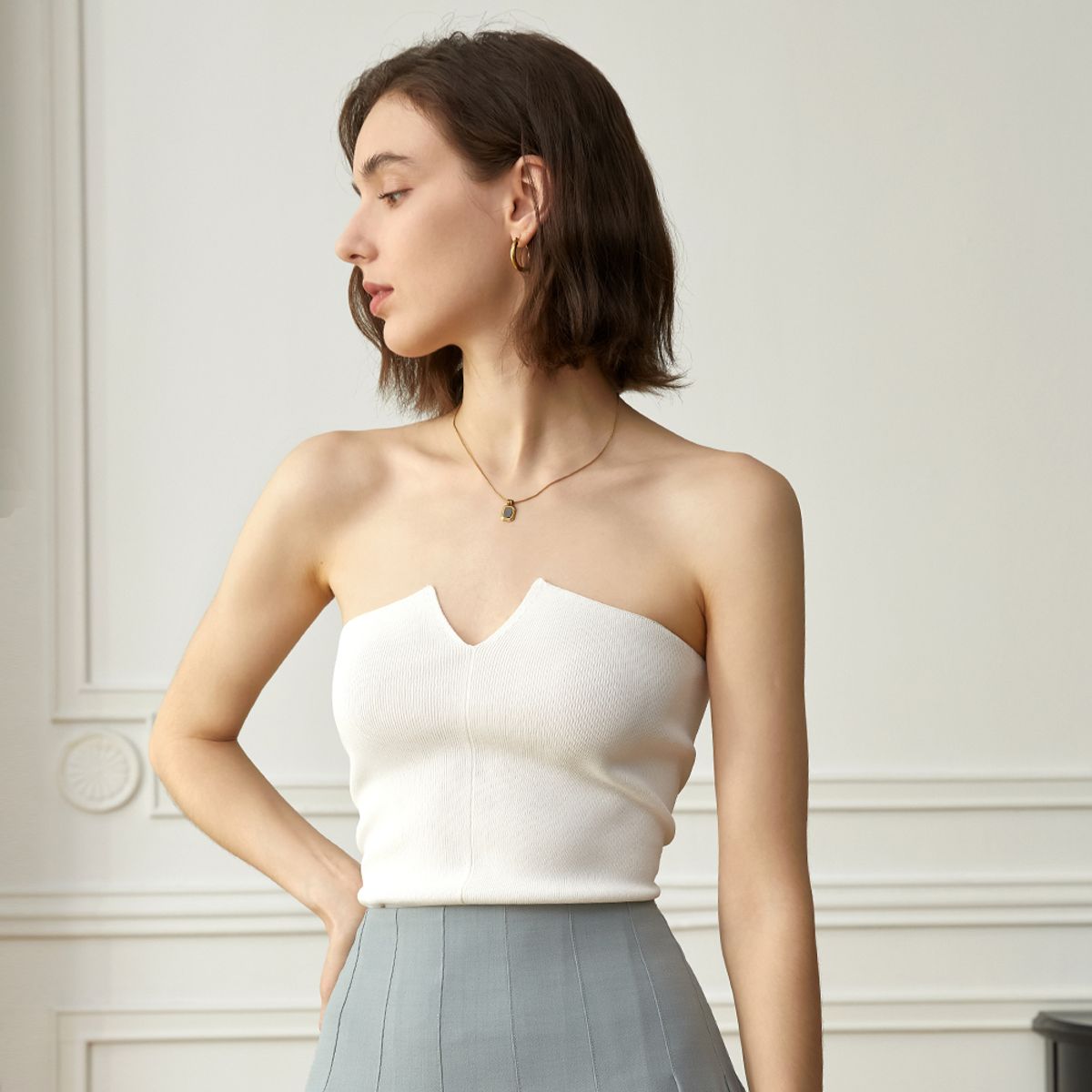 와이와이아이엠(YYIAM) YY_French simple v-line tube top
