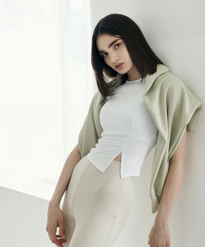 여성 요가복 DEVI-T0093-화이트 필라테스 웨이크 슬릿 반팔티