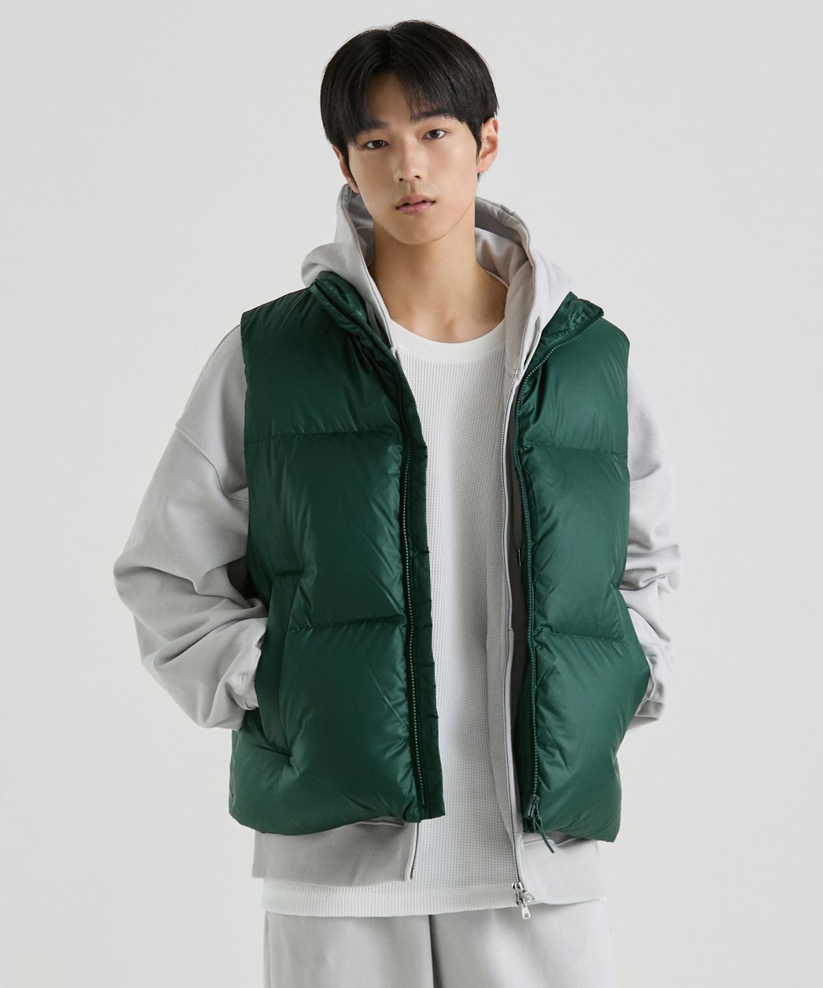무신사 스탠다드(MUSINSA STANDARD) 립스탑 다운 푸퍼 패딩 베스트 [레이싱 그린]