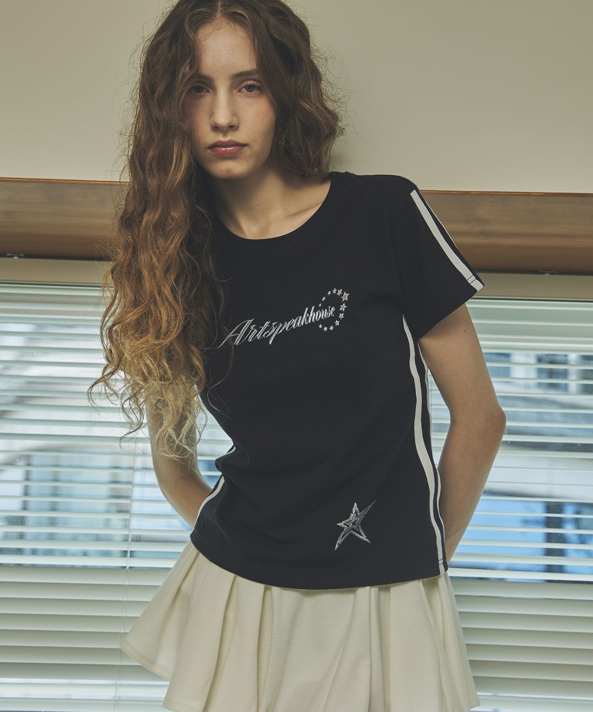 아트스피크하우스(ART SPEAK HOUSE) TWINKLE ESSENTIAL HALF T-SHIRT_BLACK