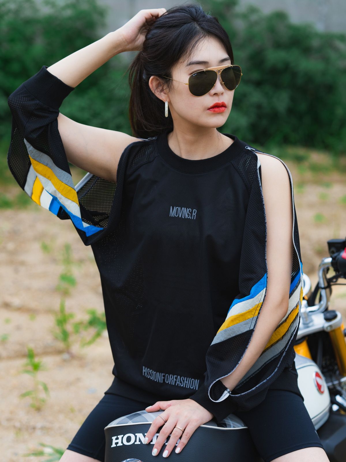 모빈스알(MOVINS.R) PENNA AZUR MESH TOP