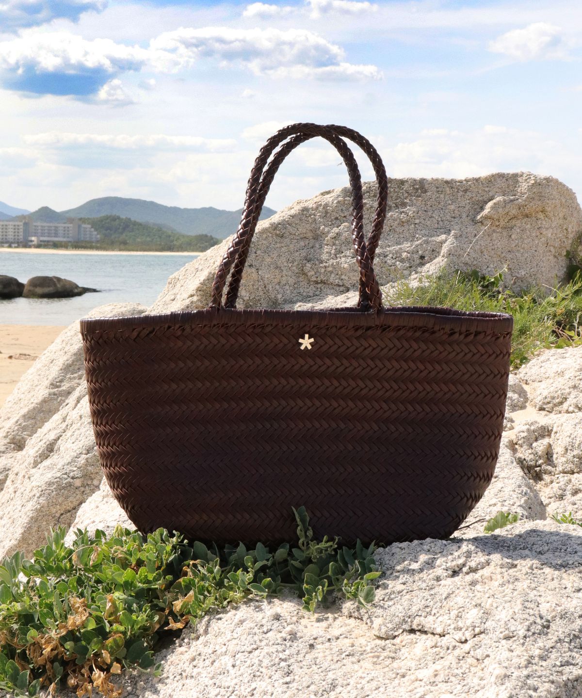 엘케블룸(ELKE BLOEM) WILLOW DARK BROWN LEATHER BASKET BAG