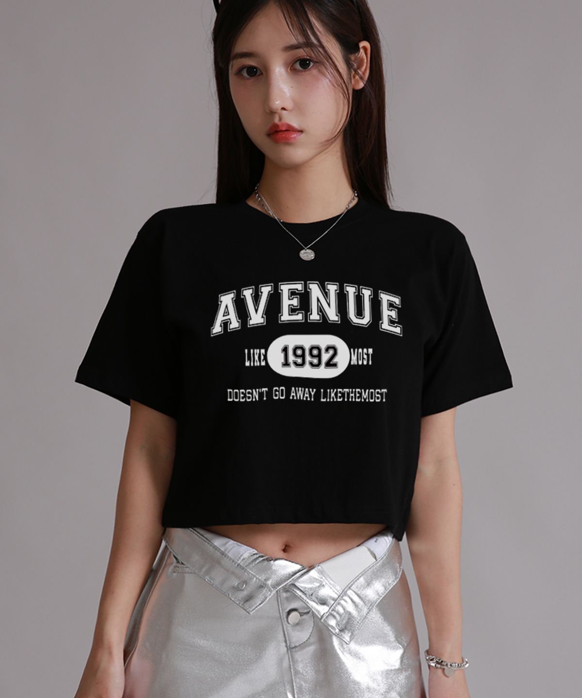 라이크더모스트(LIKE THE MOST) 92 에비뉴 우먼 레귤러 크롭 티셔츠