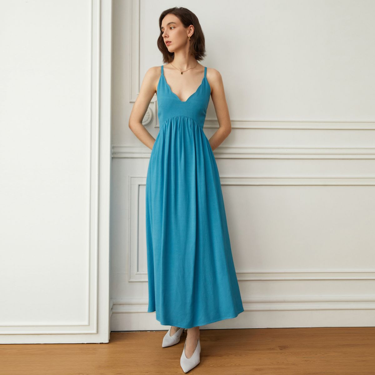 와이와이아이엠(YYIAM) YY_Leaf shape v neck shirring dress