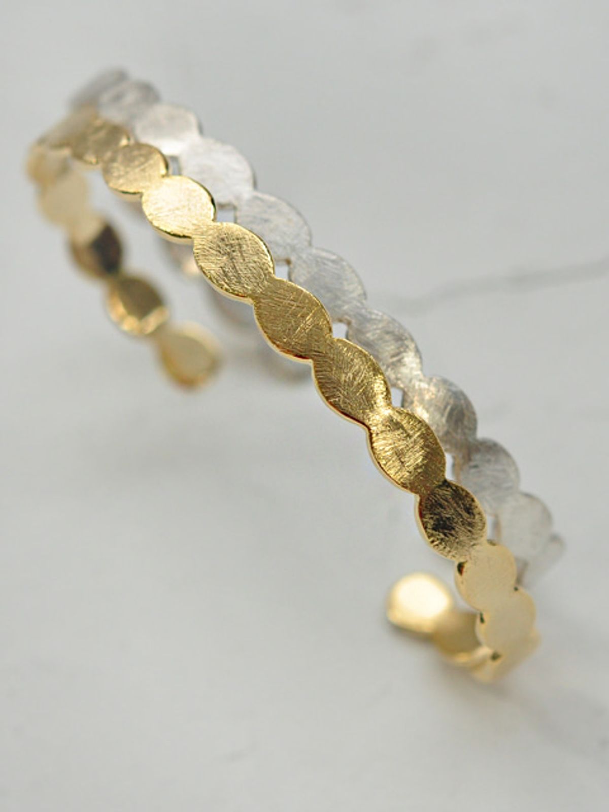 조에나(ZOENA) round cloud bracelet