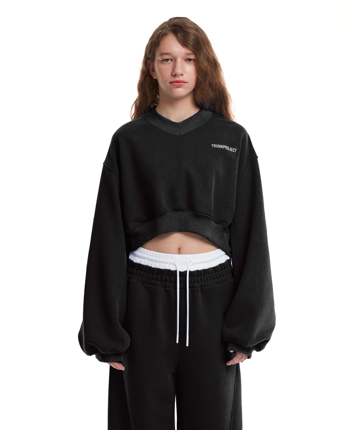트렁크프로젝트(TRUNK PROJECT) Logo Cropped Sweatshirt