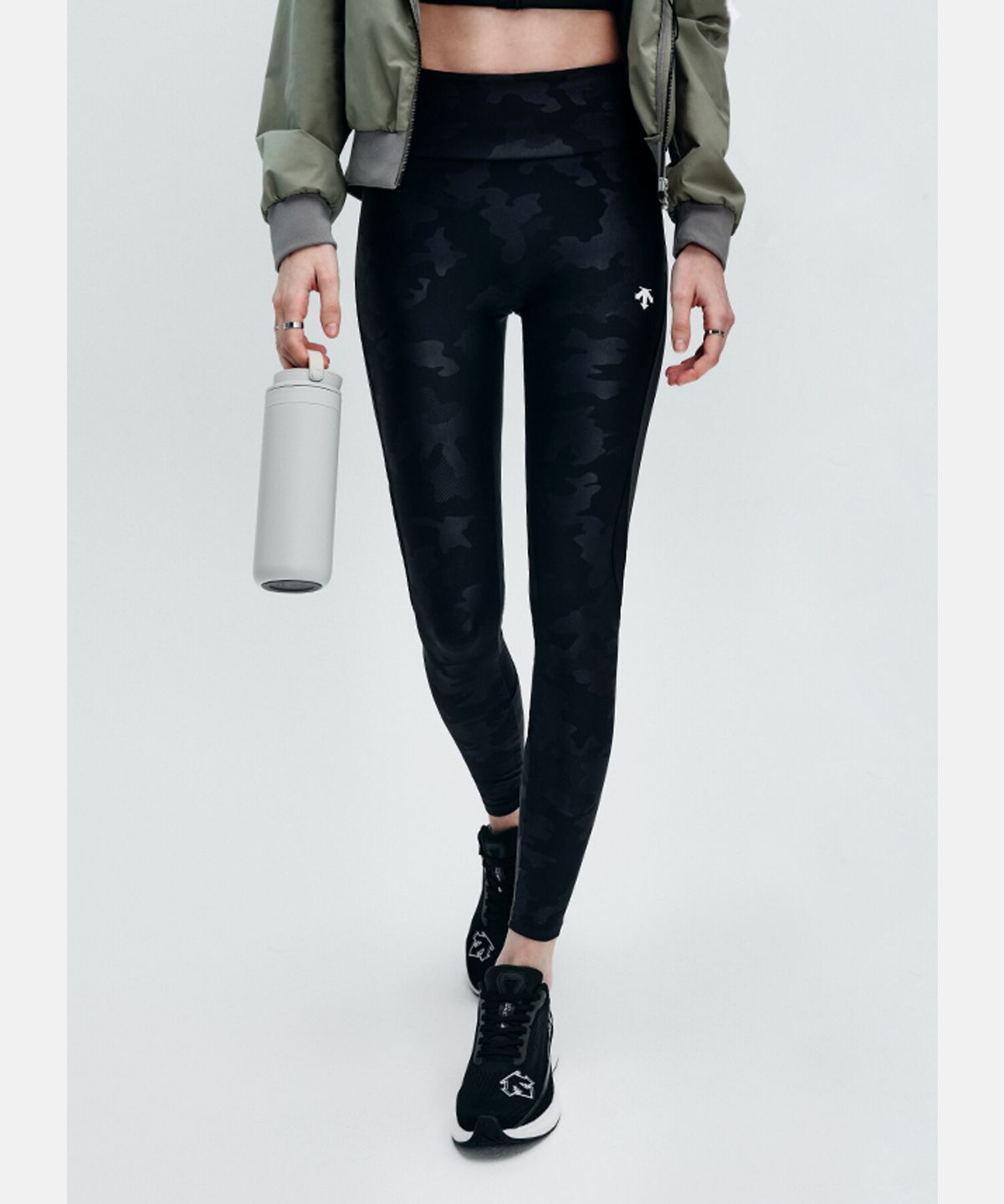 데상트(DESCENTE) 여성 패턴 배색 레깅스 블랙(SO322TKL72)