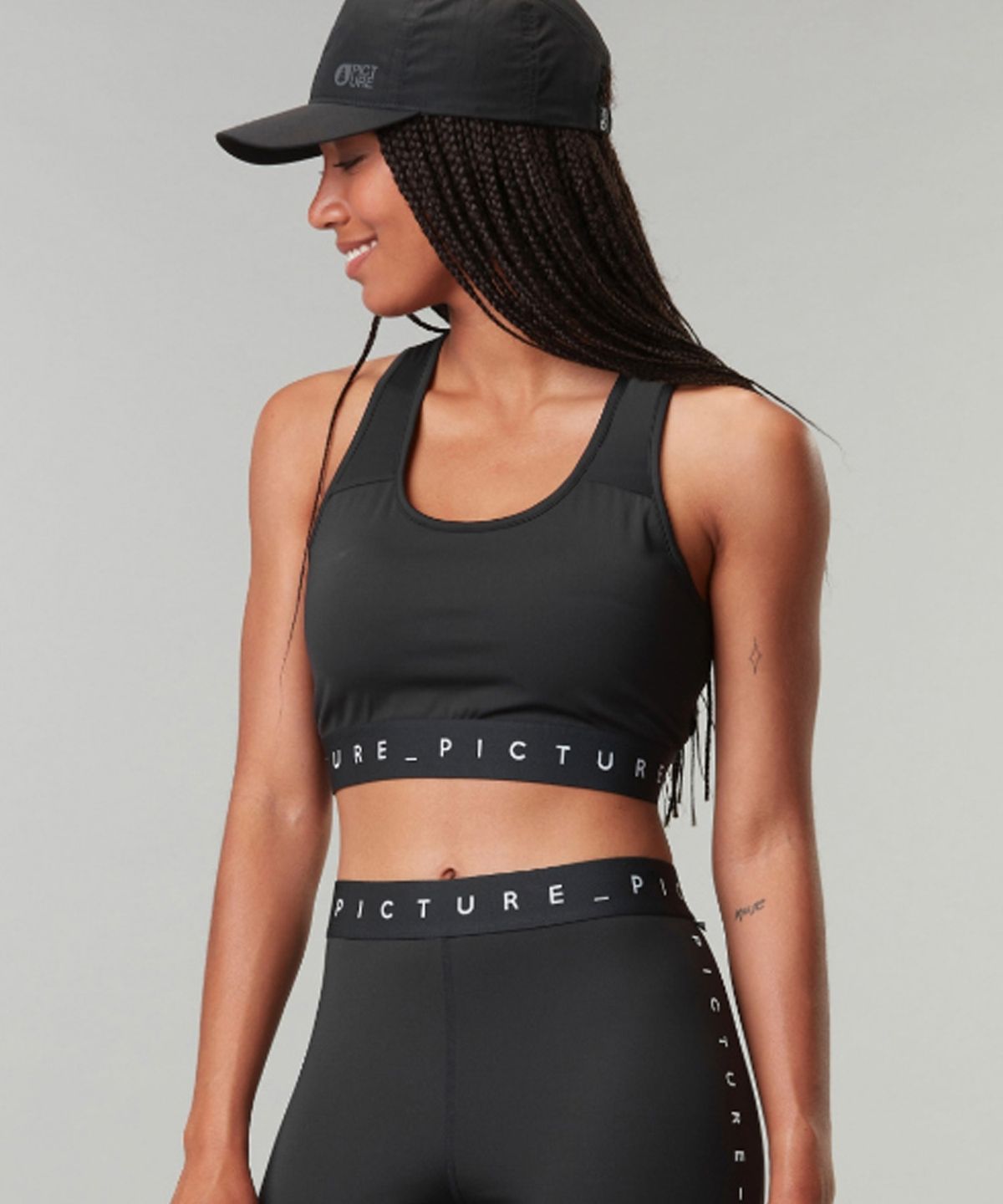 픽쳐오가닉클로딩(PICTURE ORGANIC CLOTHING) 아바사 스포츠 브라탑 (블랙로고밴드)