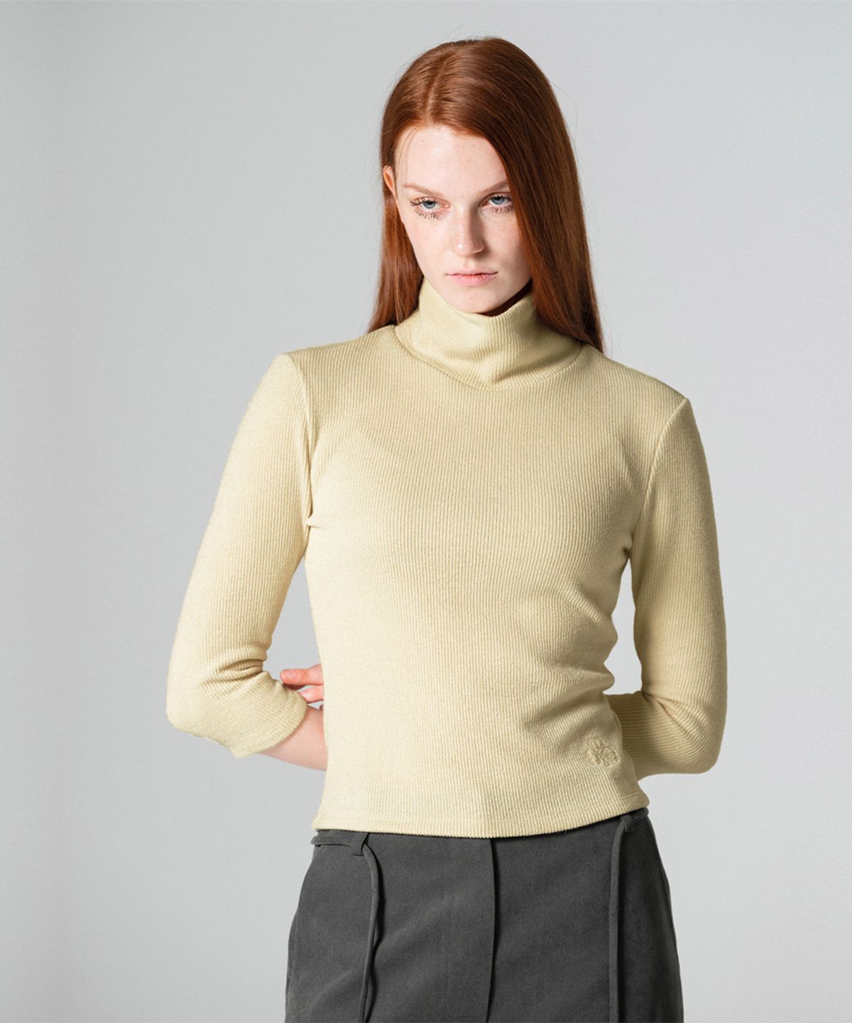 워브먼트(WOVEMENT) Three-quarter sleeve turtle neck top LIGHTYELLOW WBCFTP001LY