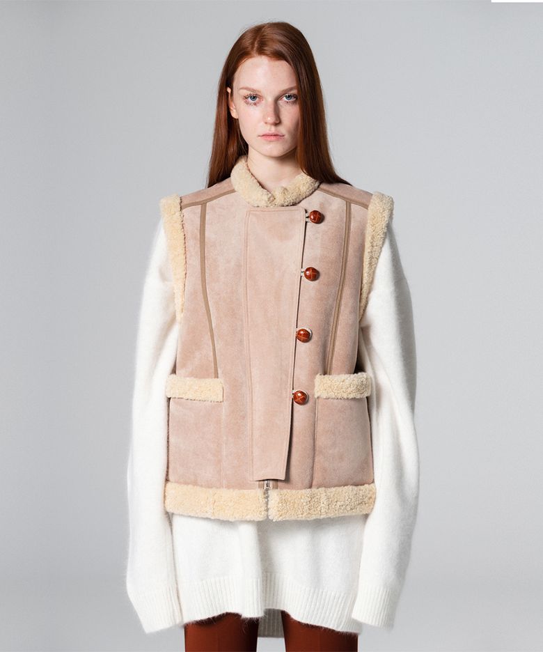 Fluffy suede mustang vest BEIGE WBCFVT001BE