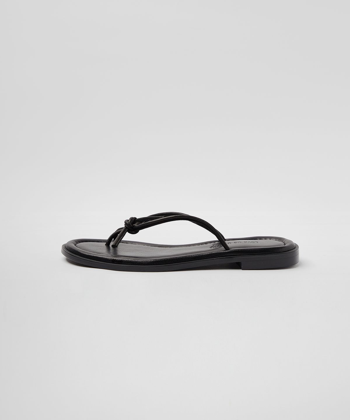러브어스유(LOVEUSU) Lambskin Flip Flops (black)