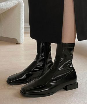 로렌티 스퀘어 삭스 앵클부츠 (2cm)