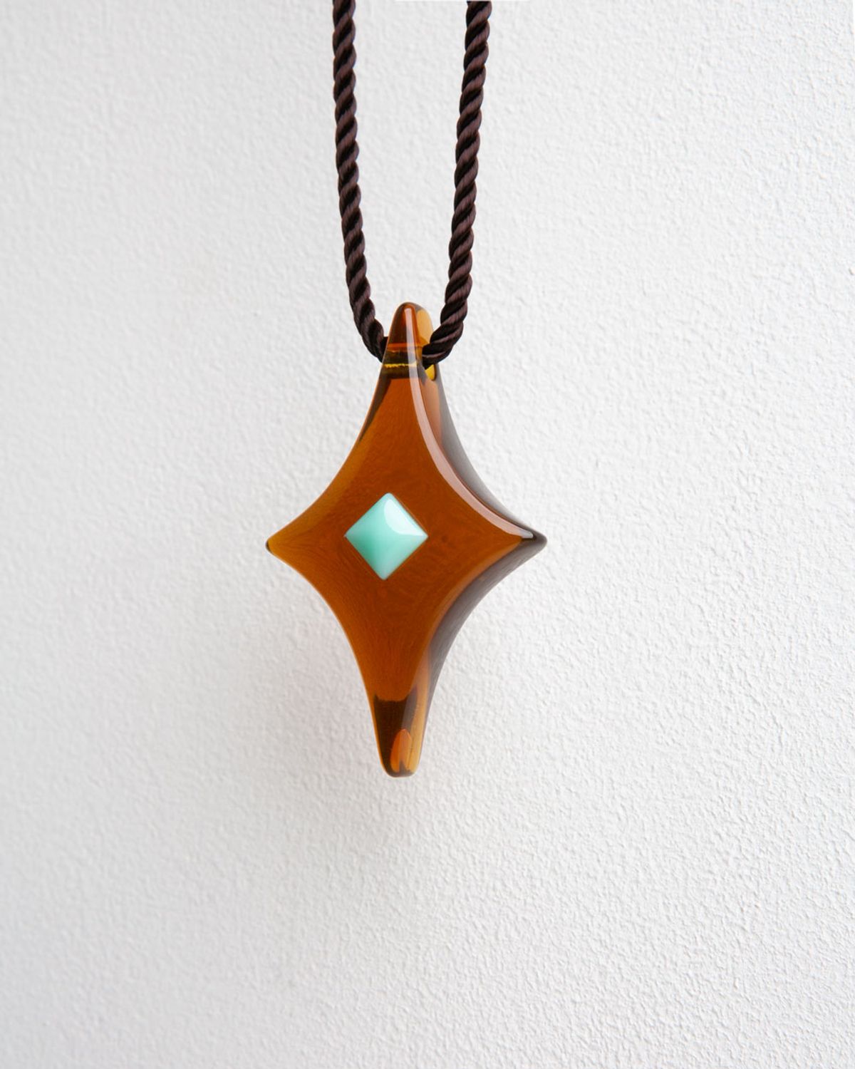 헤레틱(HERETIC) DIAMOND NECKLACE / brown