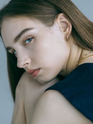 트리오 큐빅 하프 후프 귀걸이 - 골드