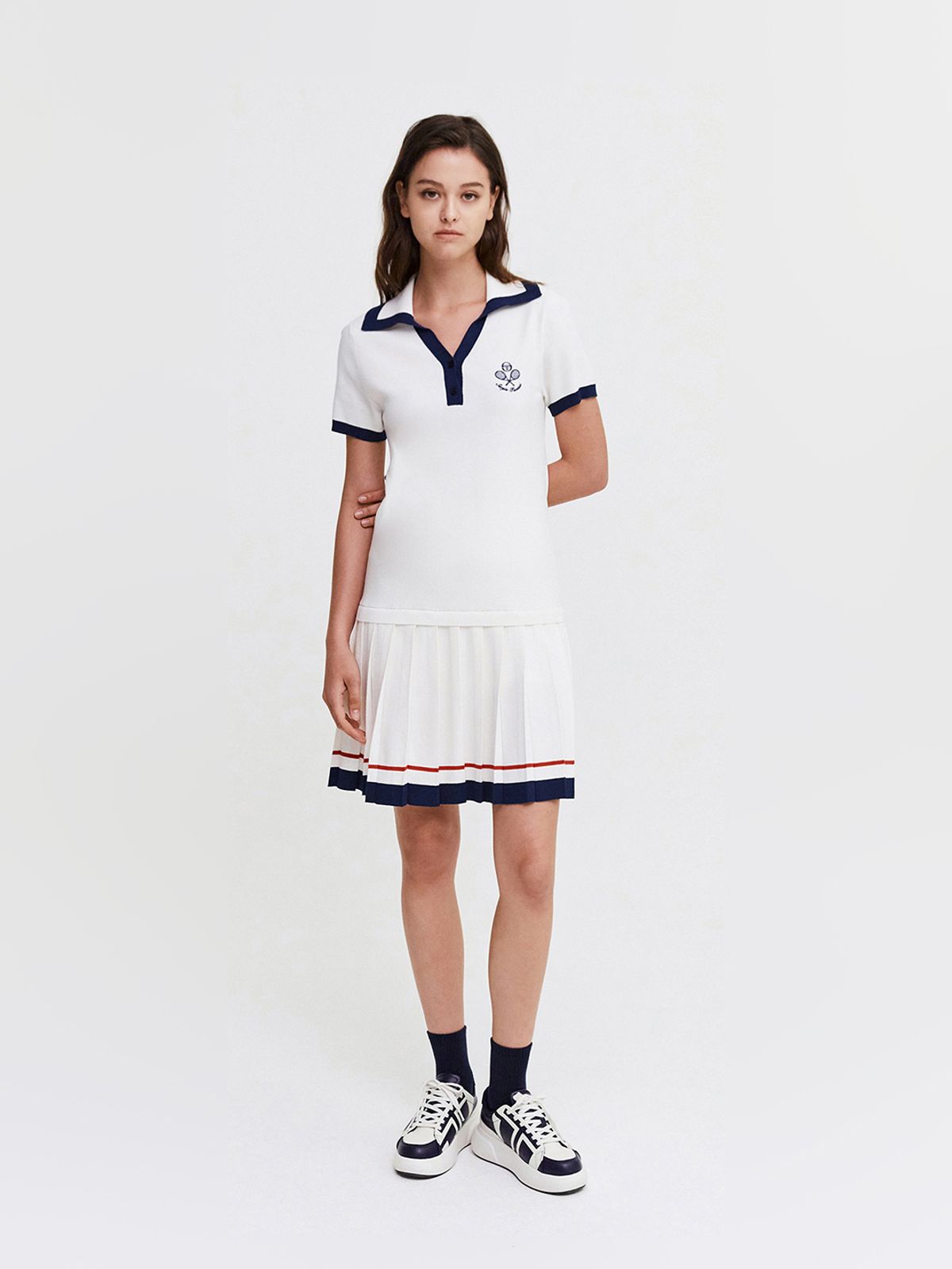 세르지오 타키니(SERGIO TACCHINI) W 사바티니 플리츠 오픈카라 반팔 스웨터 드레스 (White)
